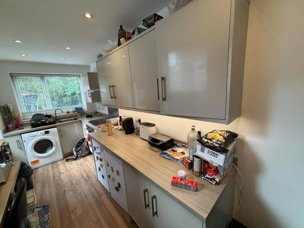 3 bedroom semi-detached house for rent