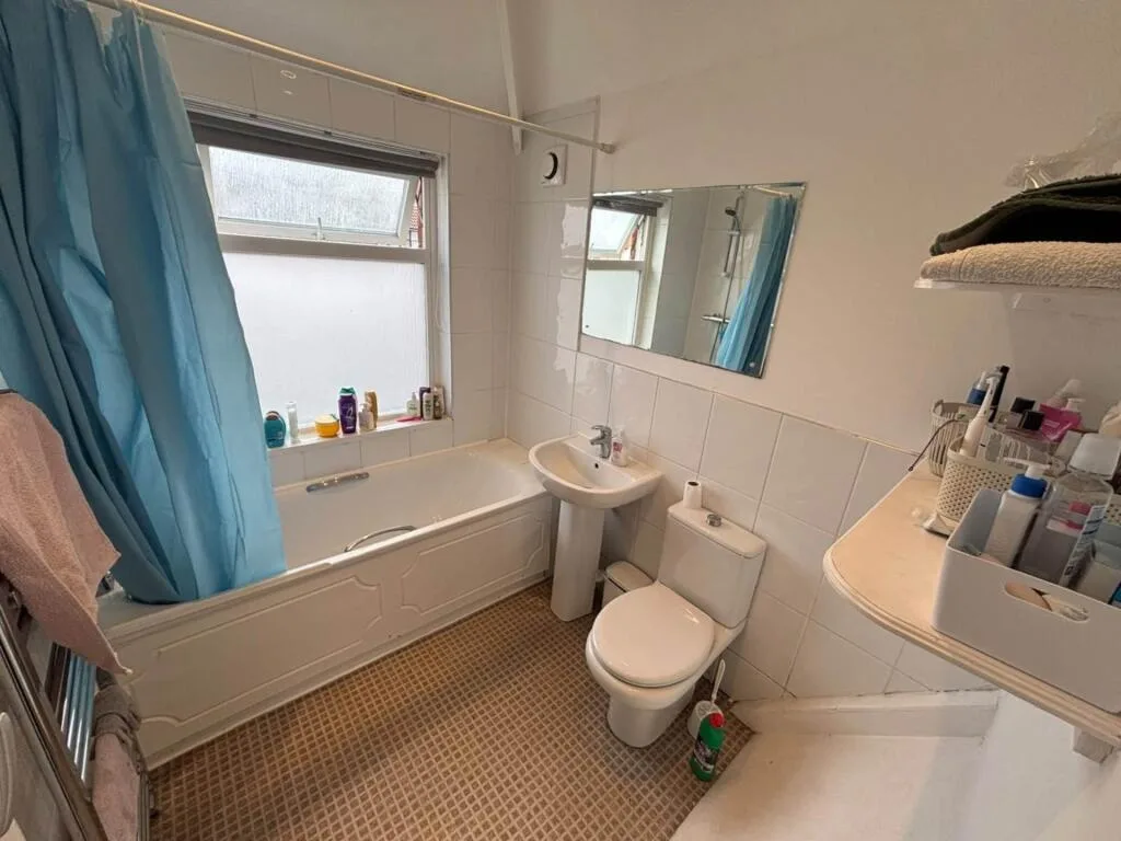 3 bedroom semi-detached house for rent