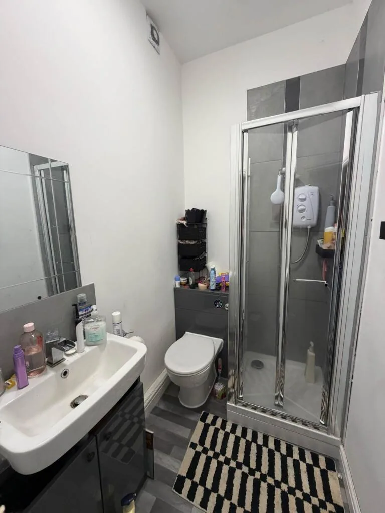 8 bedroom house for rent
