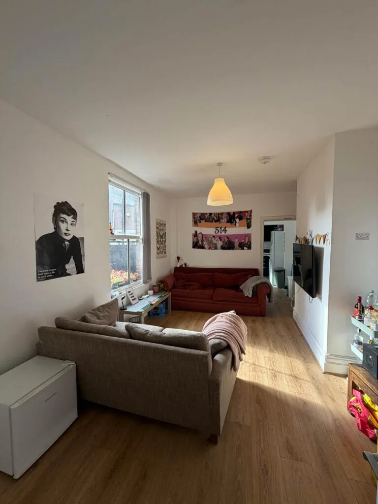 8 bedroom house for rent