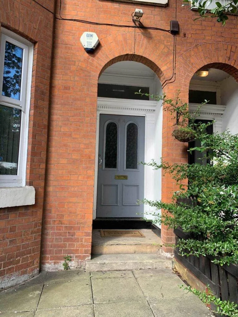 8 bedroom house for rent