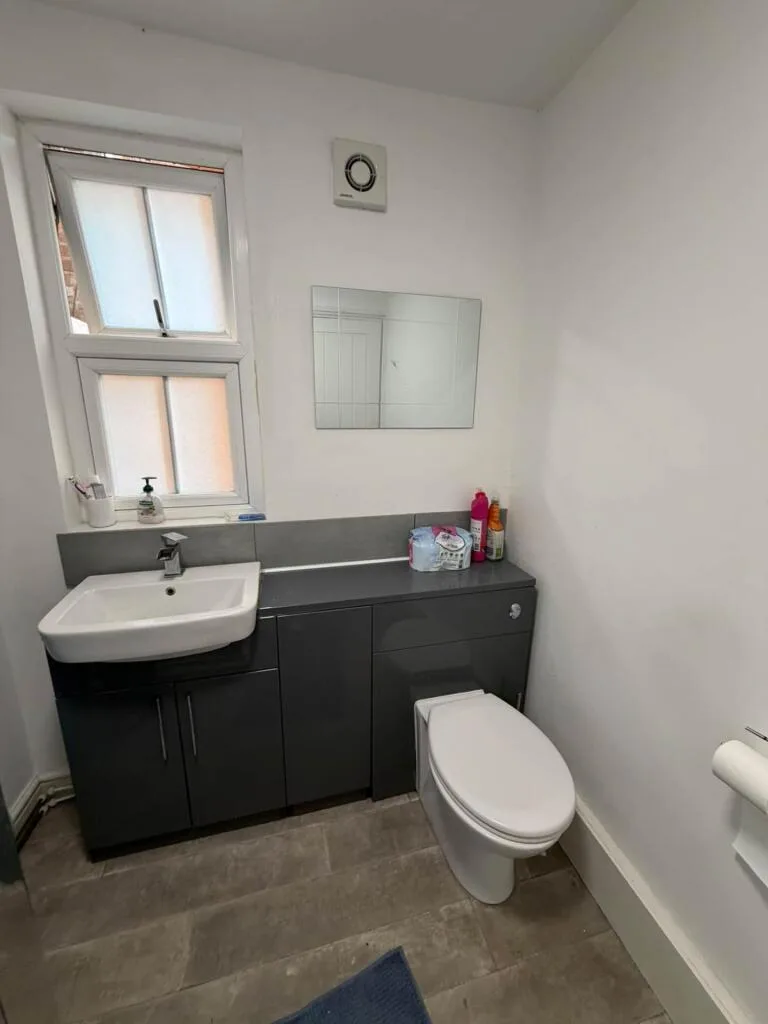 8 bedroom house for rent