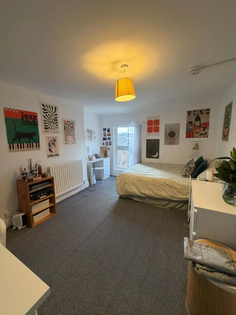 8 bedroom house for rent