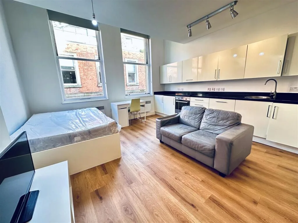 Studio flat for rent