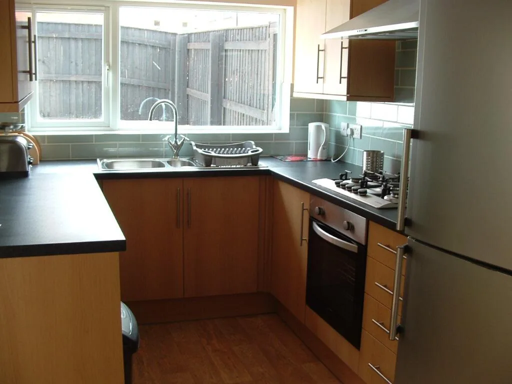 5 bedroom terraced house for rent