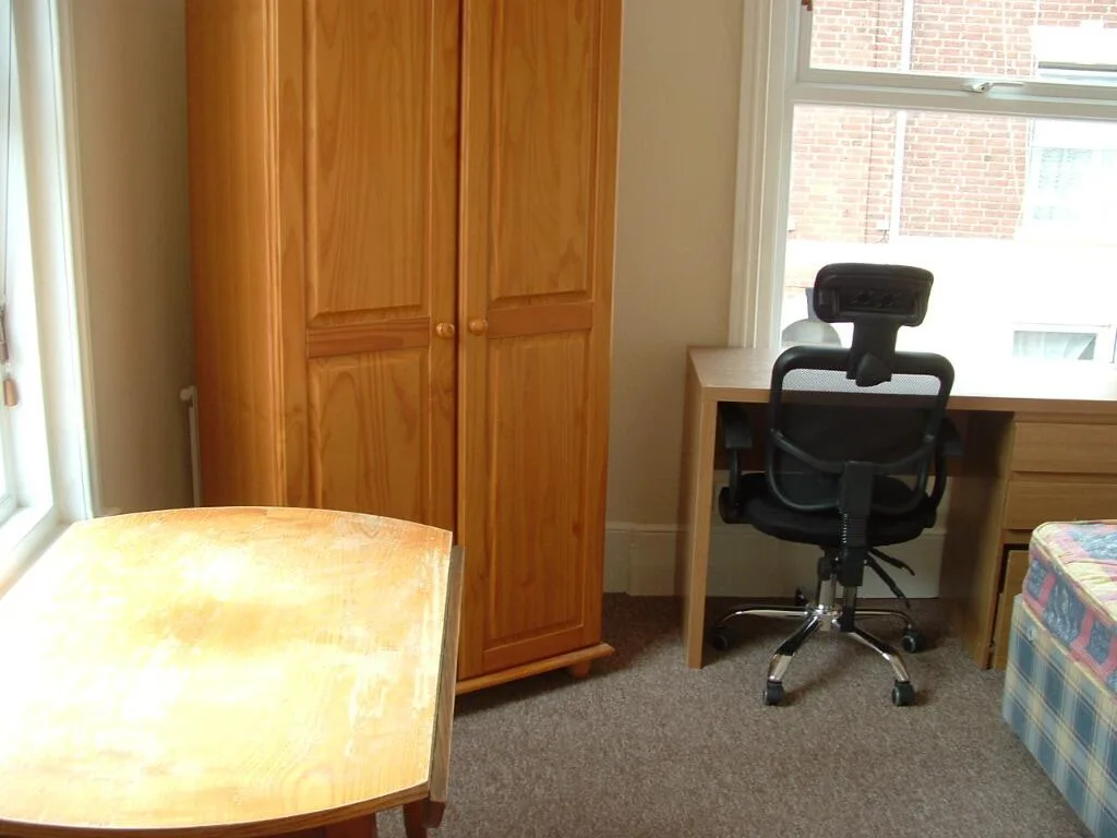5 bedroom terraced house for rent