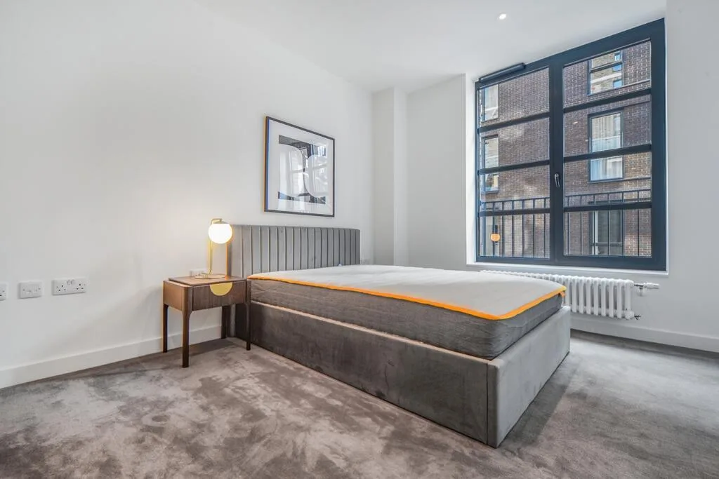 3 bedroom end of terrace house for rent