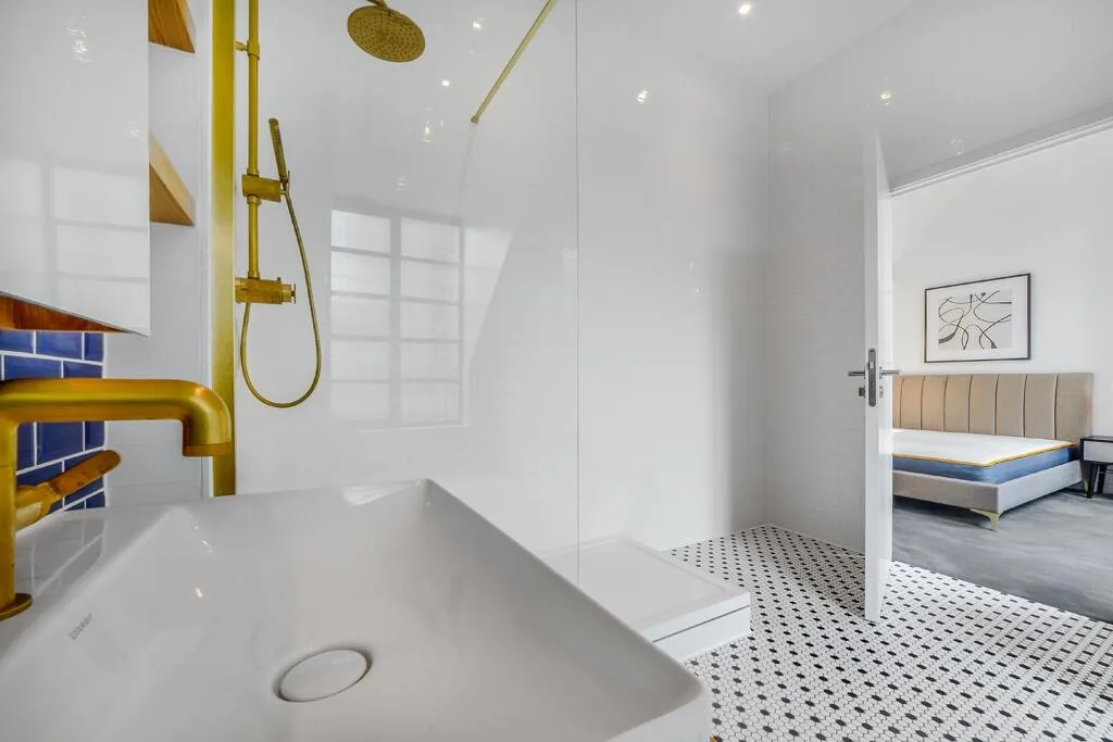 3 bedroom end of terrace house for rent