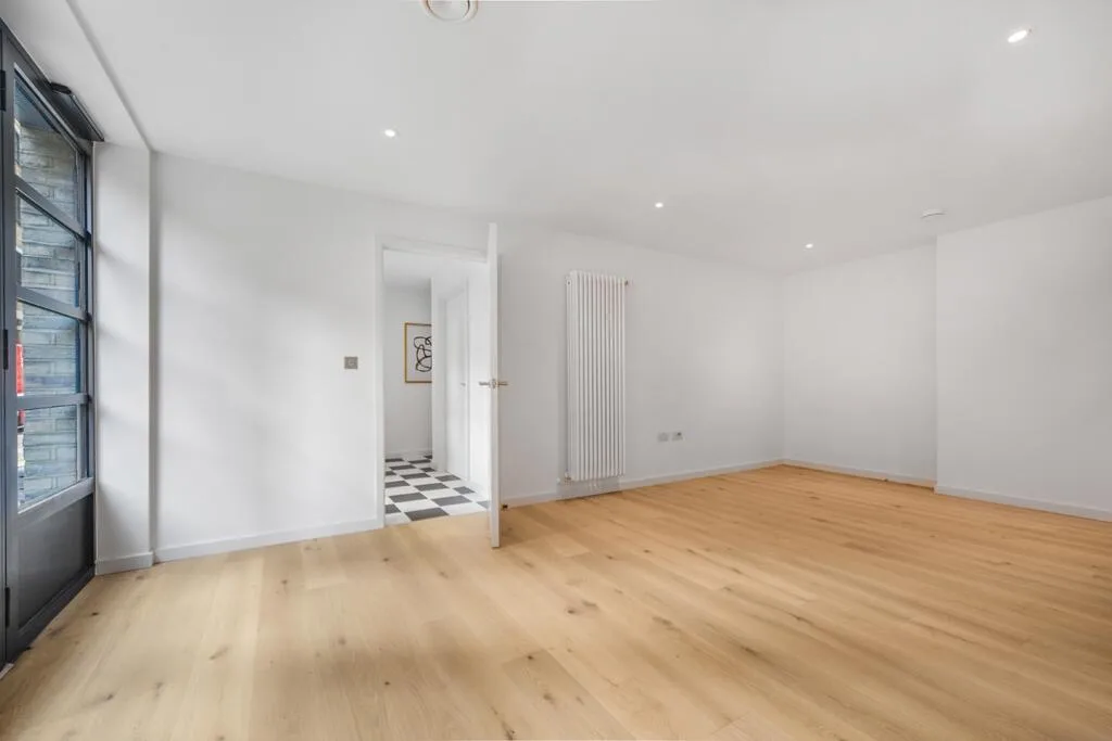 3 bedroom end of terrace house for rent