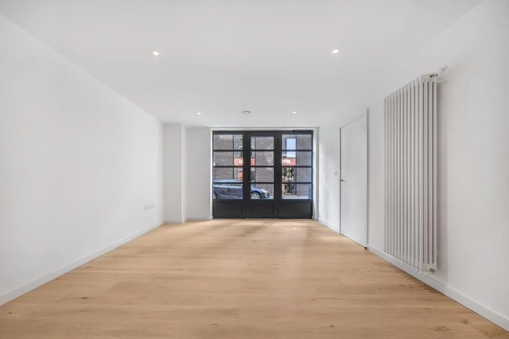 3 bedroom end of terrace house for rent