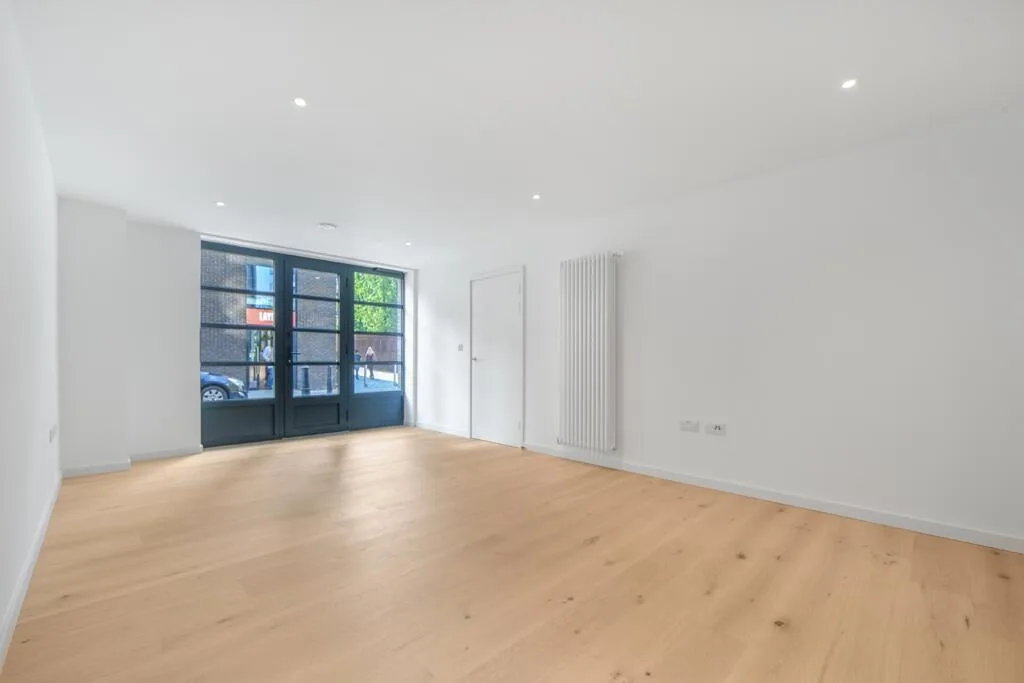 3 bedroom end of terrace house for rent