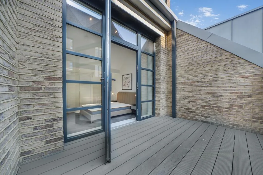 3 bedroom end of terrace house for rent