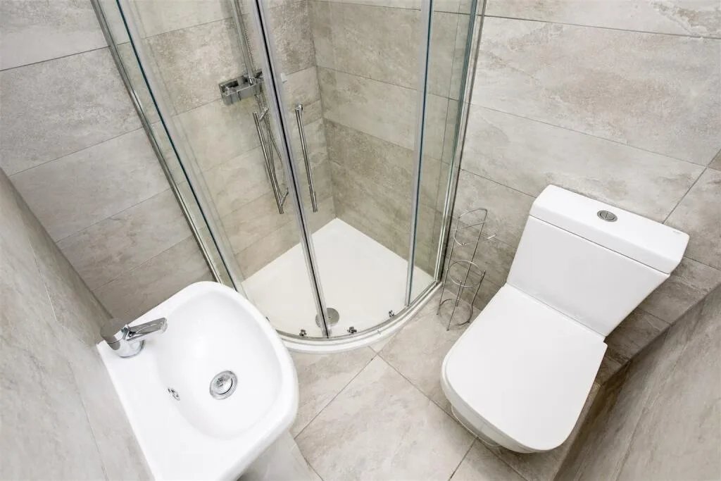 6 bedroom house for rent