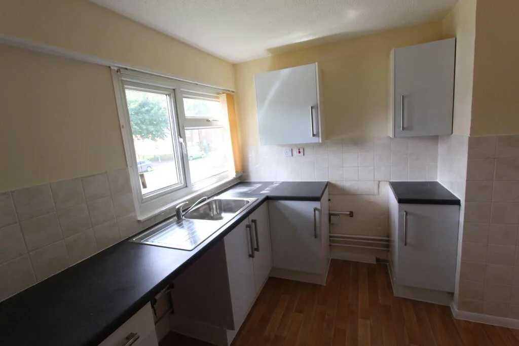 2 bedroom maisonette for rent