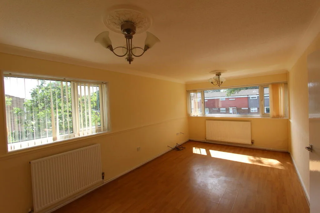 2 bedroom maisonette for rent