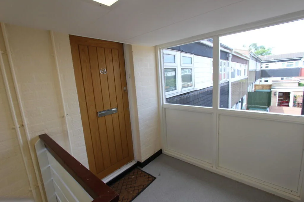 2 bedroom maisonette for rent