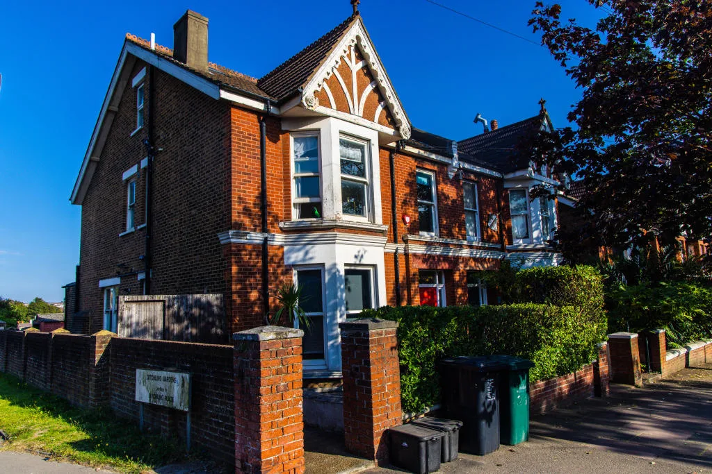 7 bedroom semi-detached house for rent