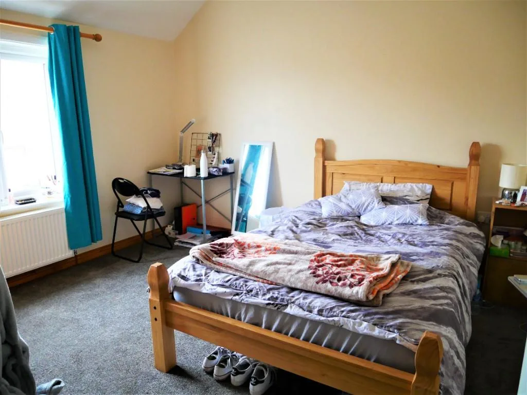 6 bedroom terraced house for rent