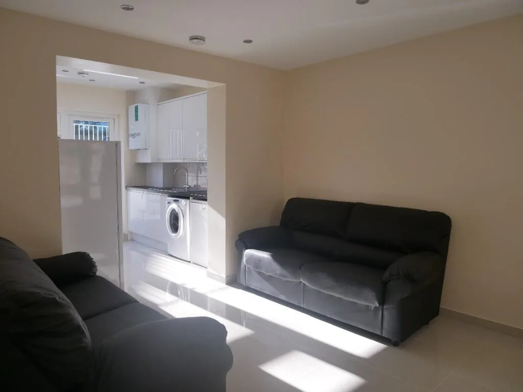 6 bedroom terraced house for rent