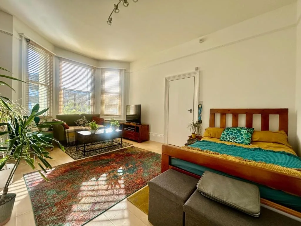 Studio flat for rent
