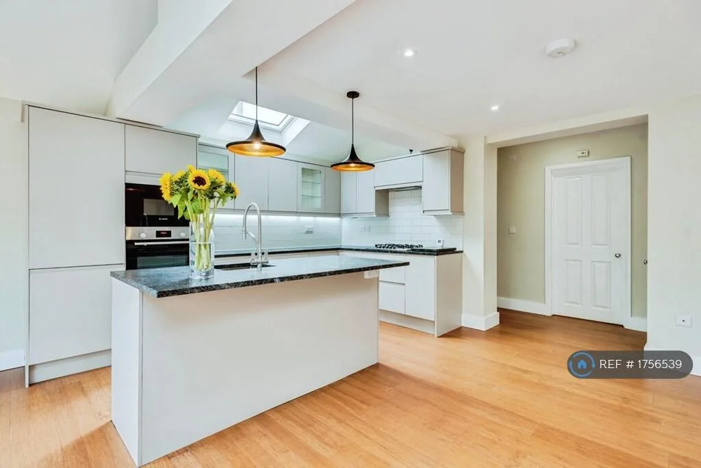 4 bedroom detached house for rent