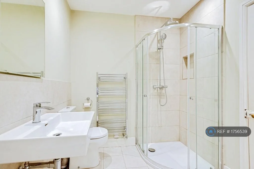 4 bedroom detached house for rent