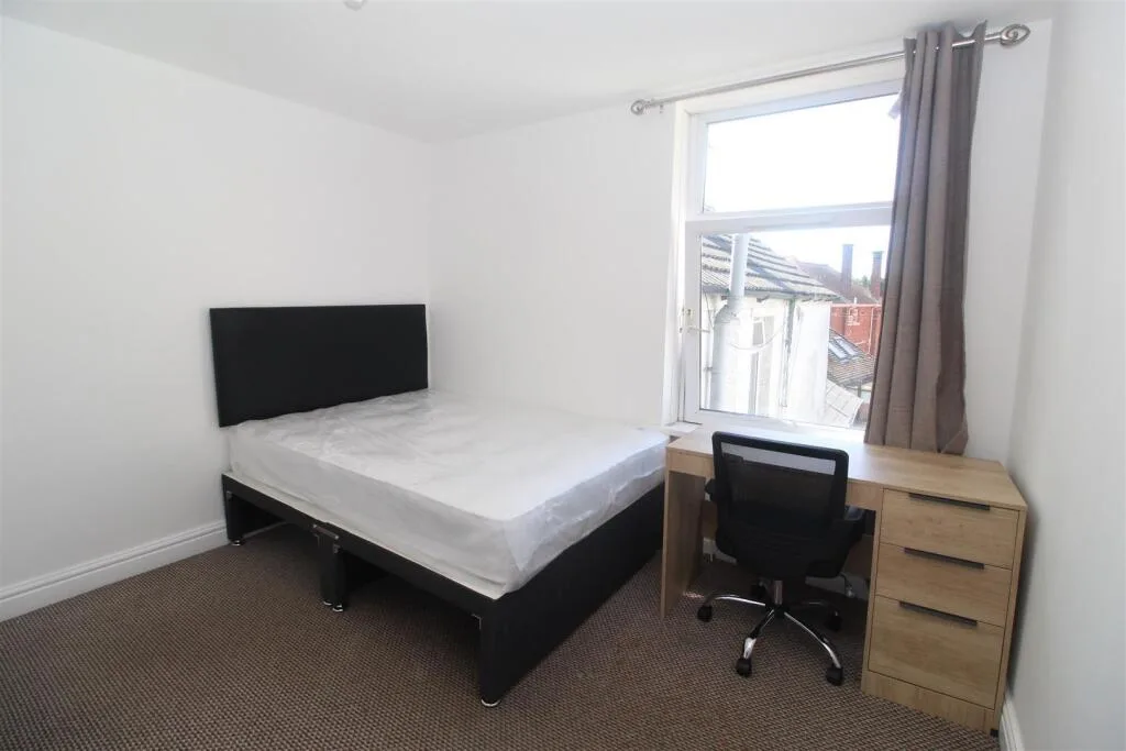 9 bedroom house for rent