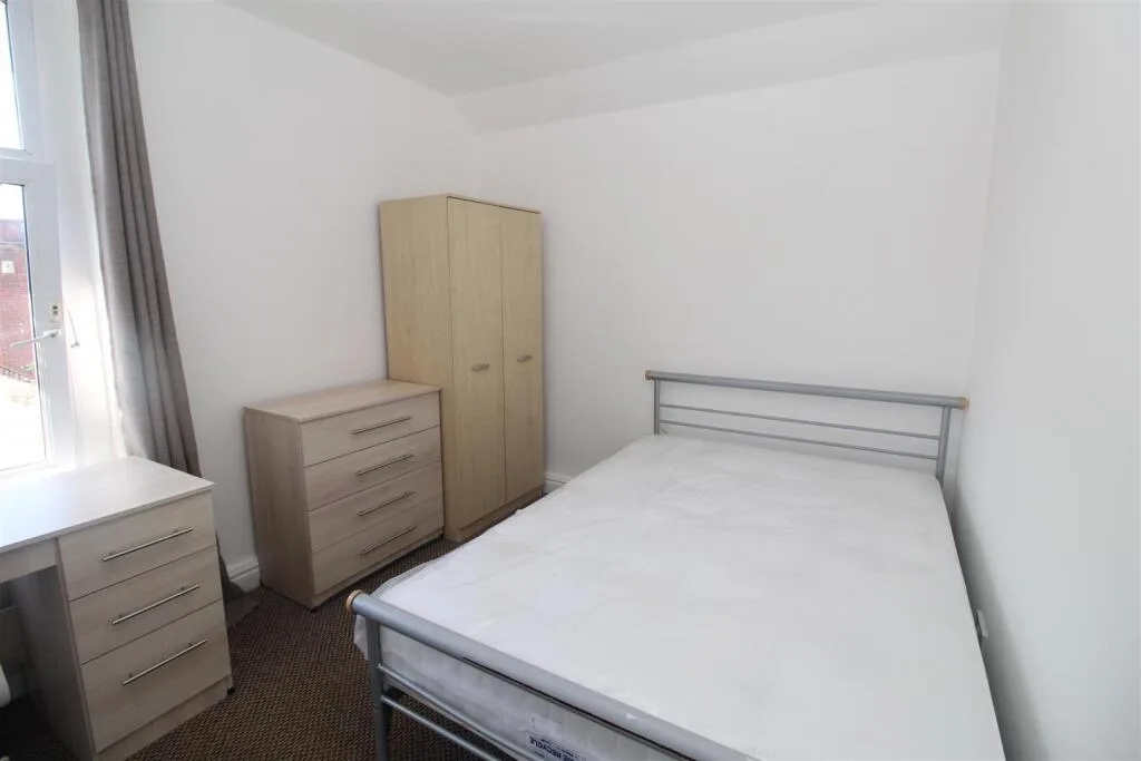 9 bedroom house for rent