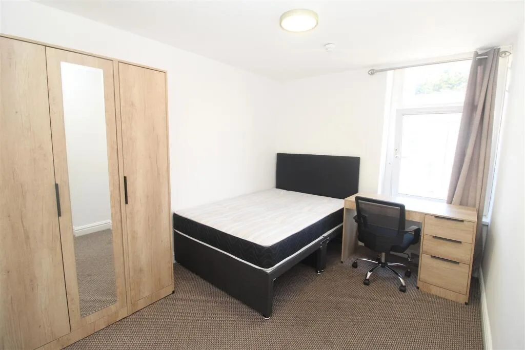 9 bedroom house for rent