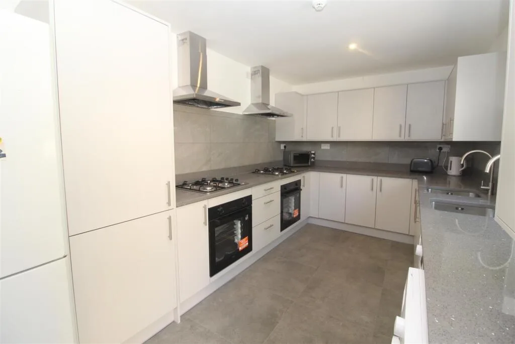 9 bedroom house for rent