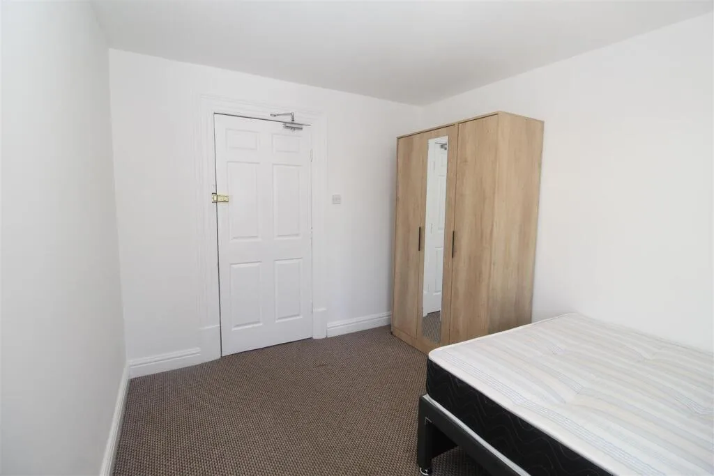 9 bedroom house for rent