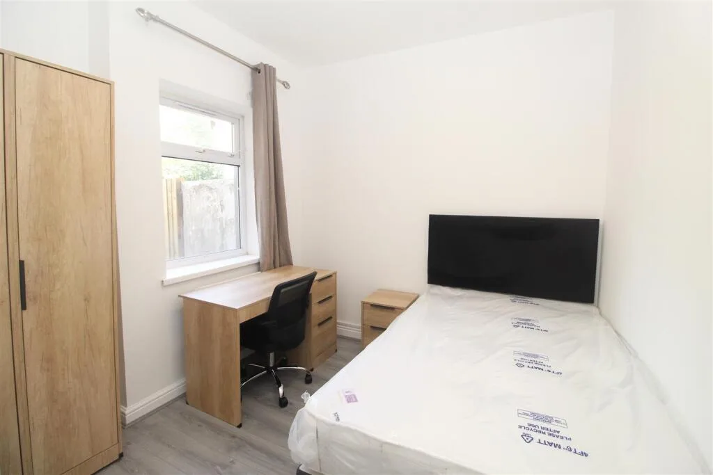 9 bedroom house for rent