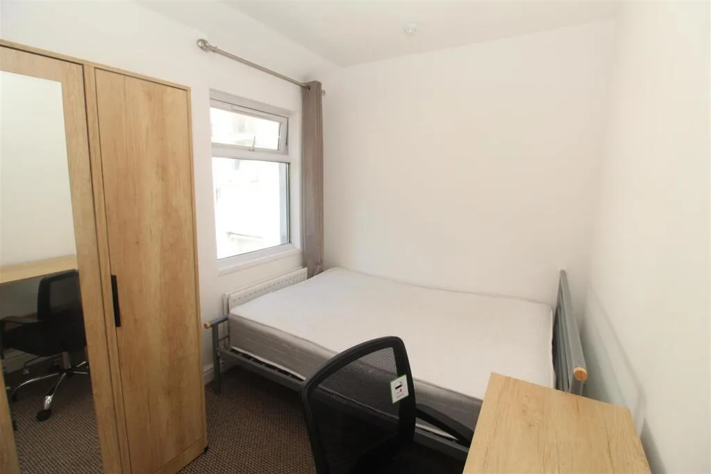9 bedroom house for rent