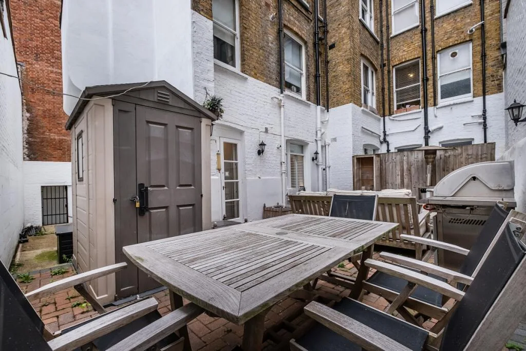 2 bedroom house for rent