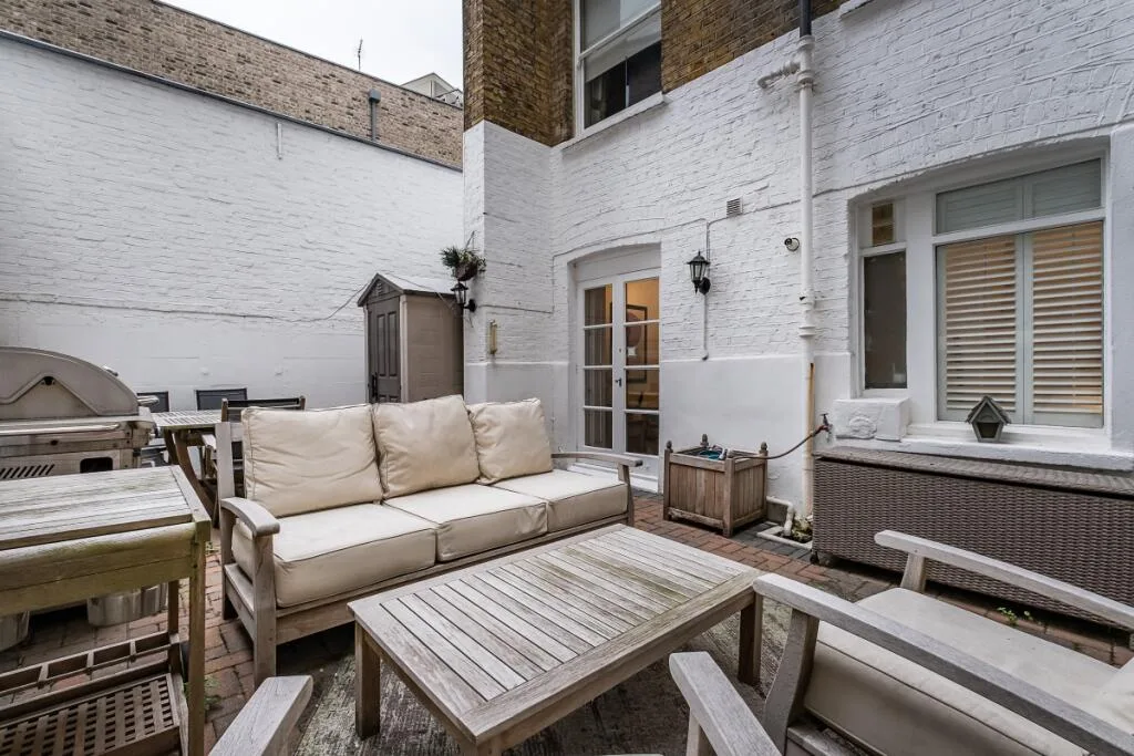 2 bedroom house for rent