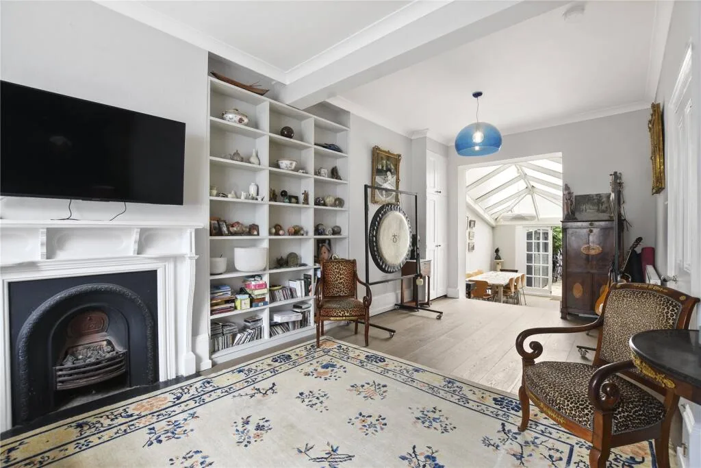 5 bedroom terraced house for rent