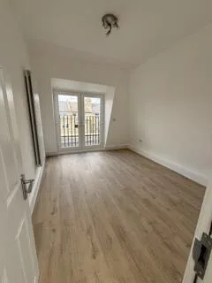 4 bedroom flat for rent