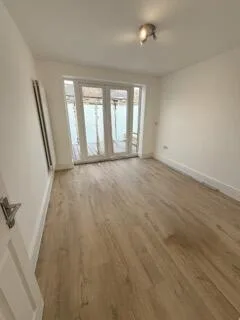 4 bedroom flat for rent