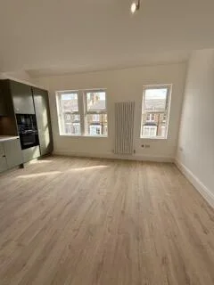 4 bedroom flat for rent