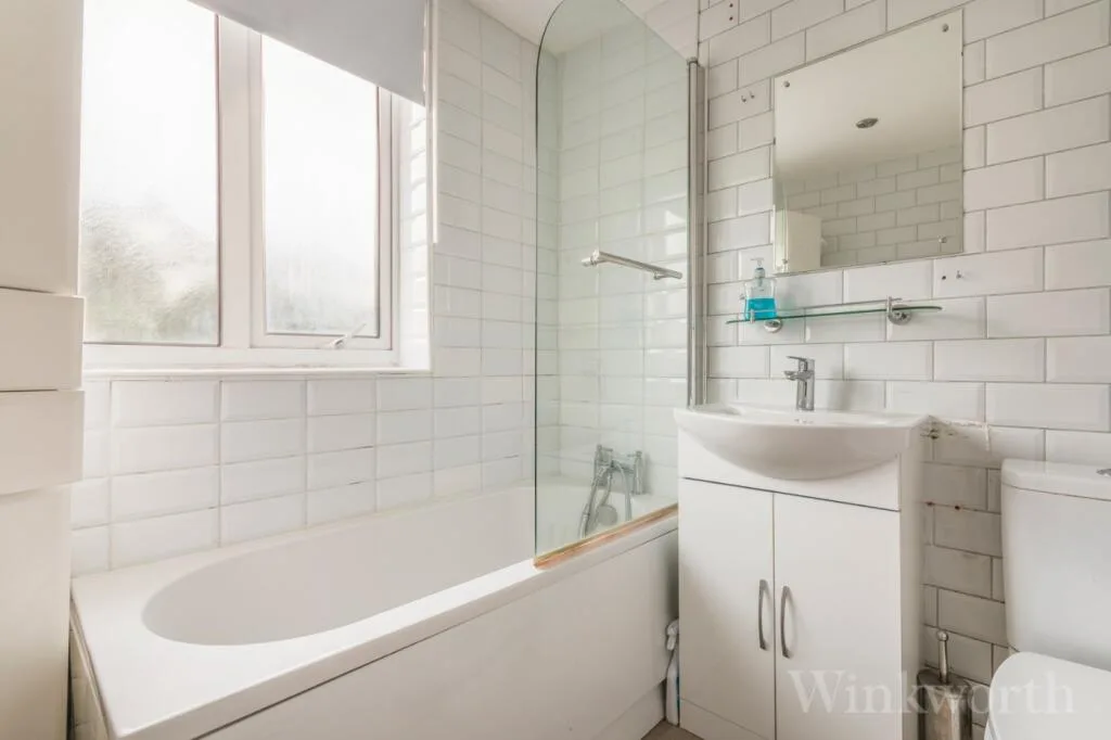 4 bedroom semi-detached house for rent