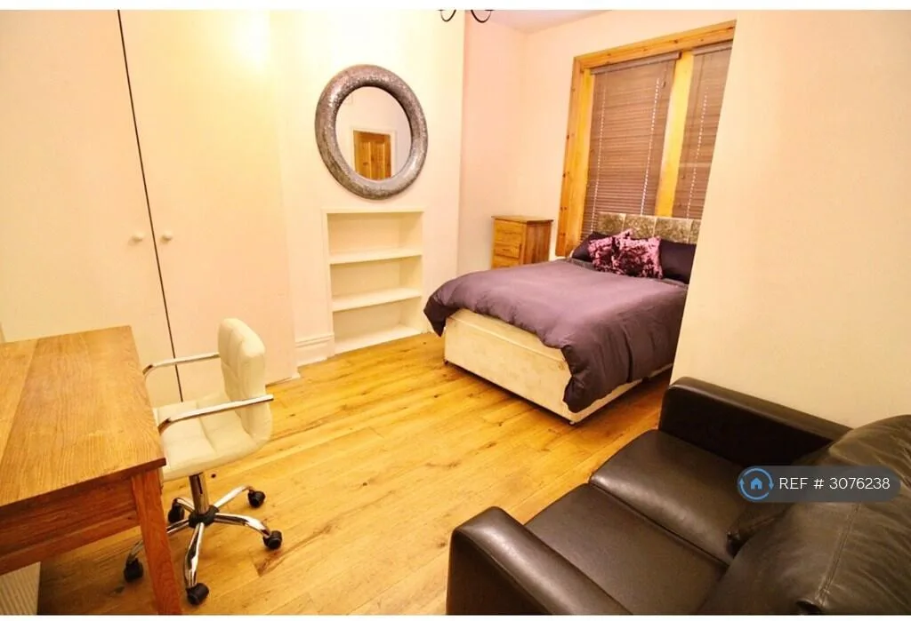 8 bedroom terraced house for rent