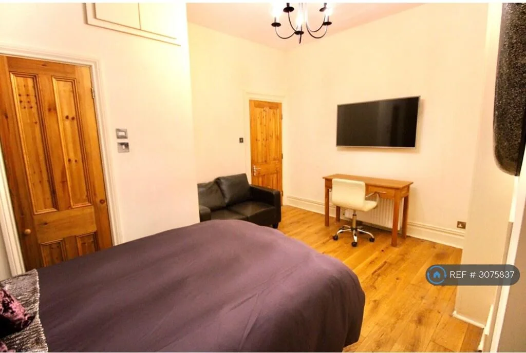 8 bedroom terraced house for rent