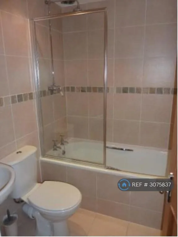8 bedroom terraced house for rent