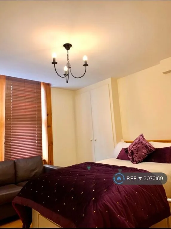 9 bedroom terraced house for rent