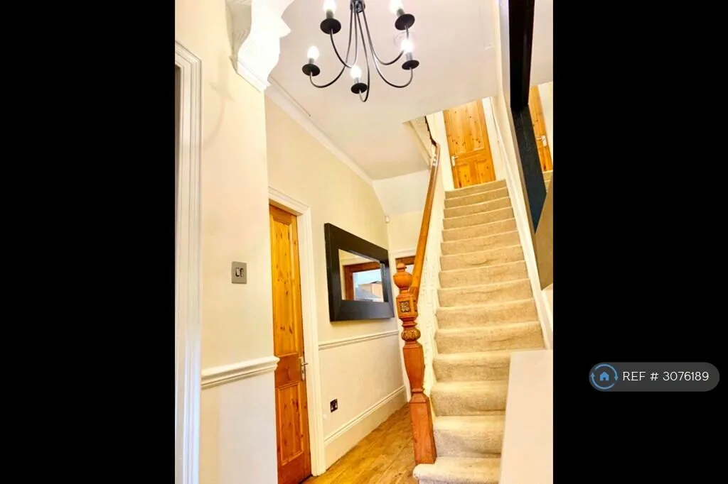 9 bedroom terraced house for rent