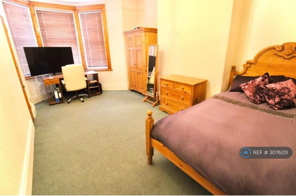 6 bedroom terraced house for rent
