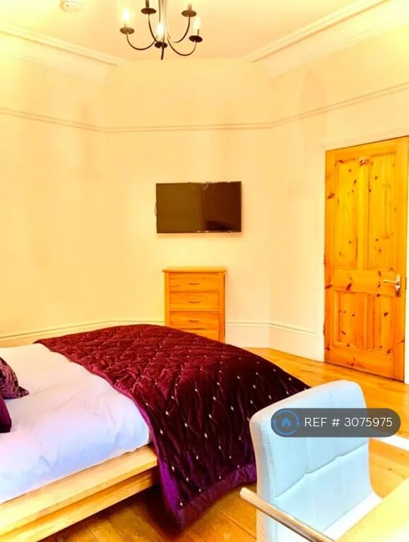 6 bedroom terraced house for rent