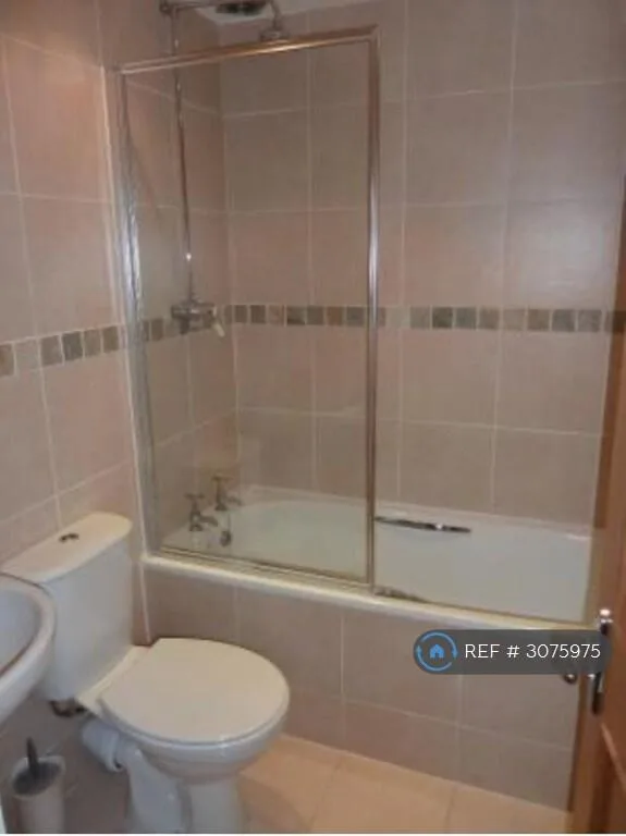 6 bedroom terraced house for rent