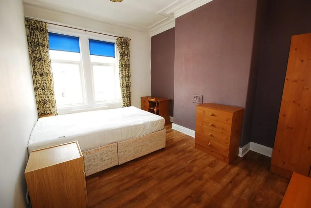 6 bedroom terraced house for rent