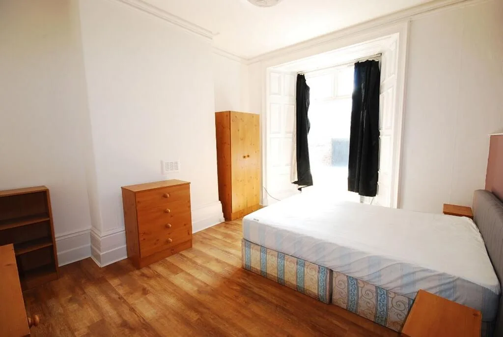 6 bedroom terraced house for rent